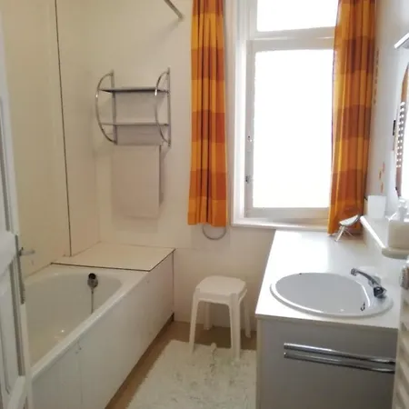 Douze Apartment *